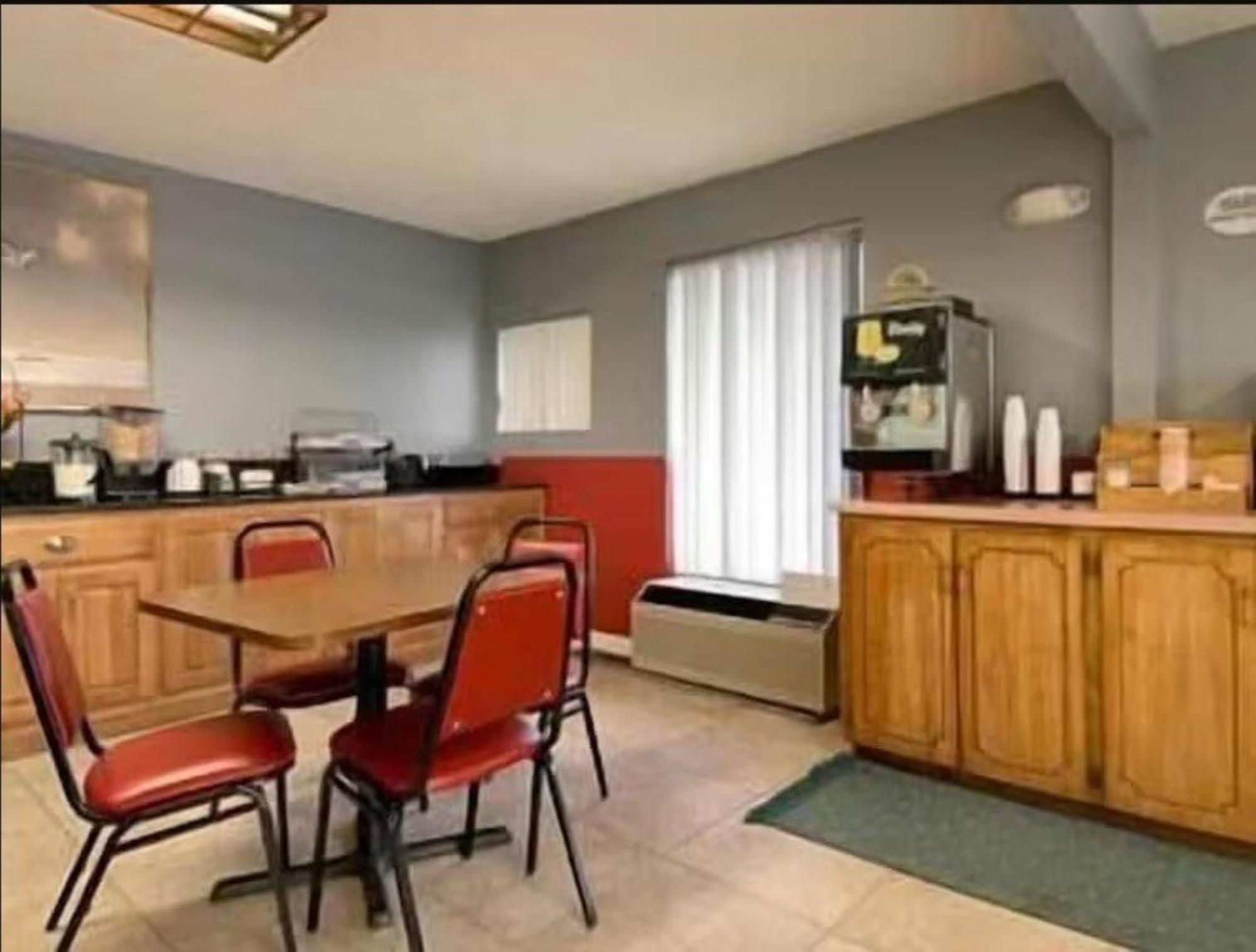 Regal Inn Guntersville Restaurant foto